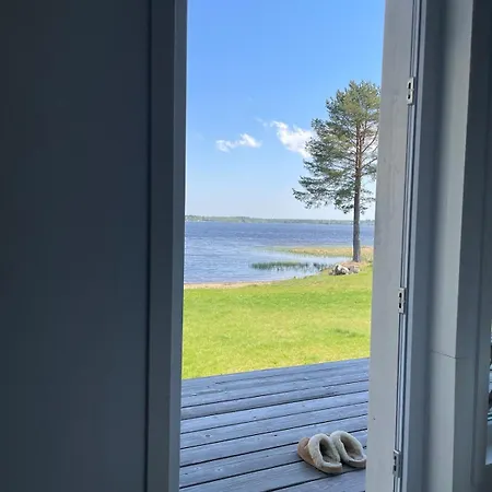 Helena, 4-bedroom Wood-framed House Holiday home *