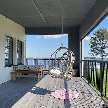 Helena, 4-bedroom Wood-framed House Holiday home *
