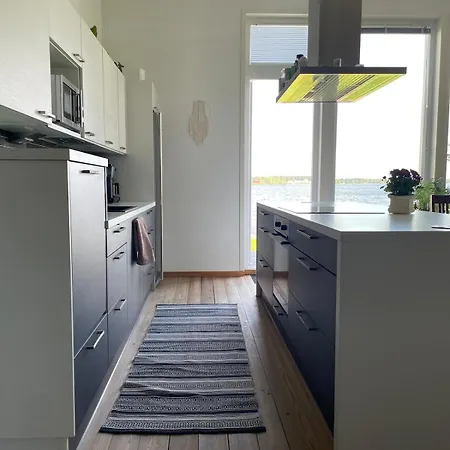 Holiday home Helena, 4-bedroom Wood-framed House Pyhanta