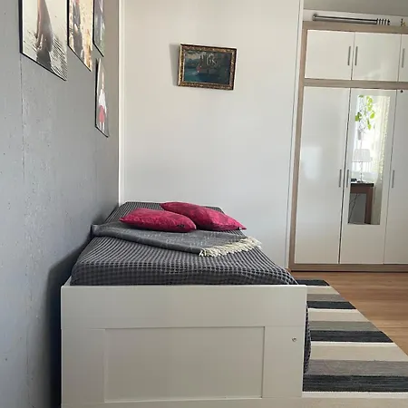 Helena, 4-bedroom Wood-framed House Holiday home