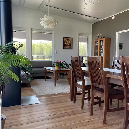 Helena, 4-bedroom Wood-framed House Holiday home *