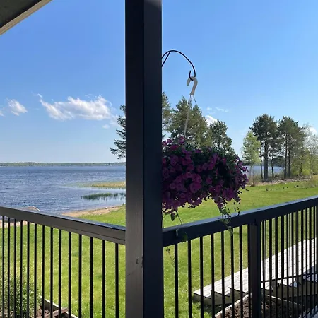 Helena, 4-bedroom Wood-framed House Holiday home *